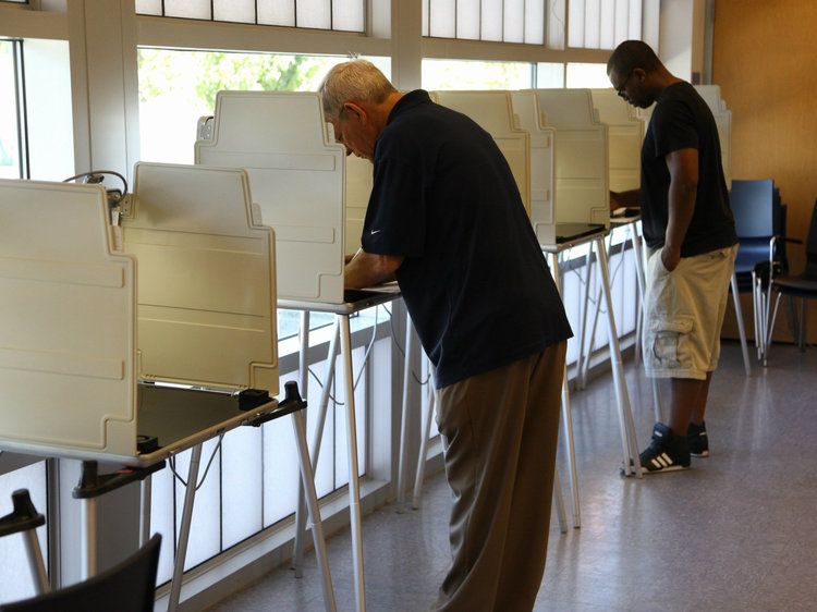 060618PrimaryVoting p