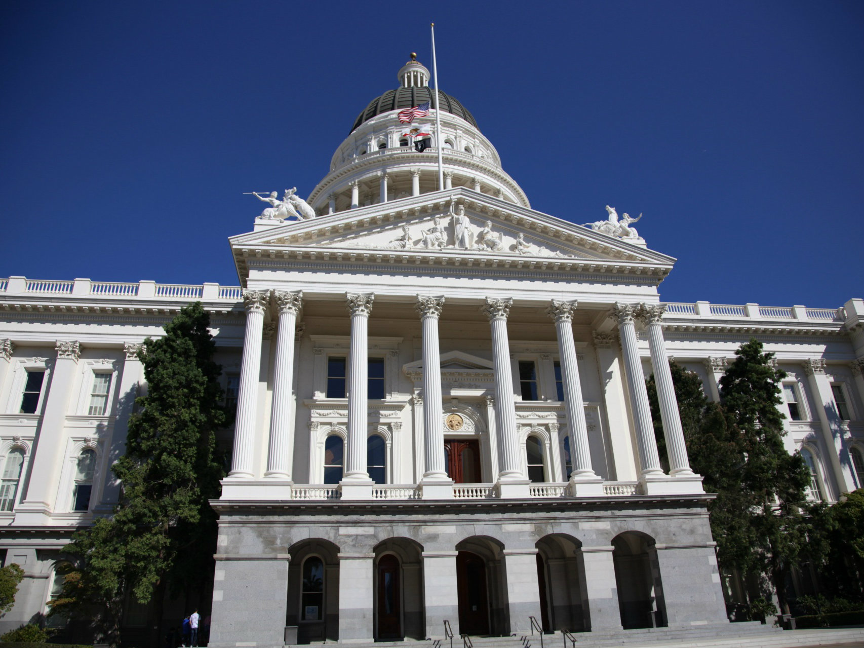 082918CaliforniaCapitolBuilding p