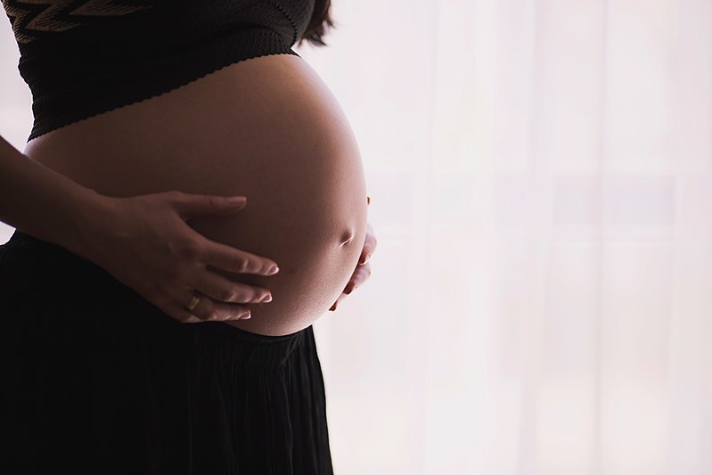 800px Pregnant woman