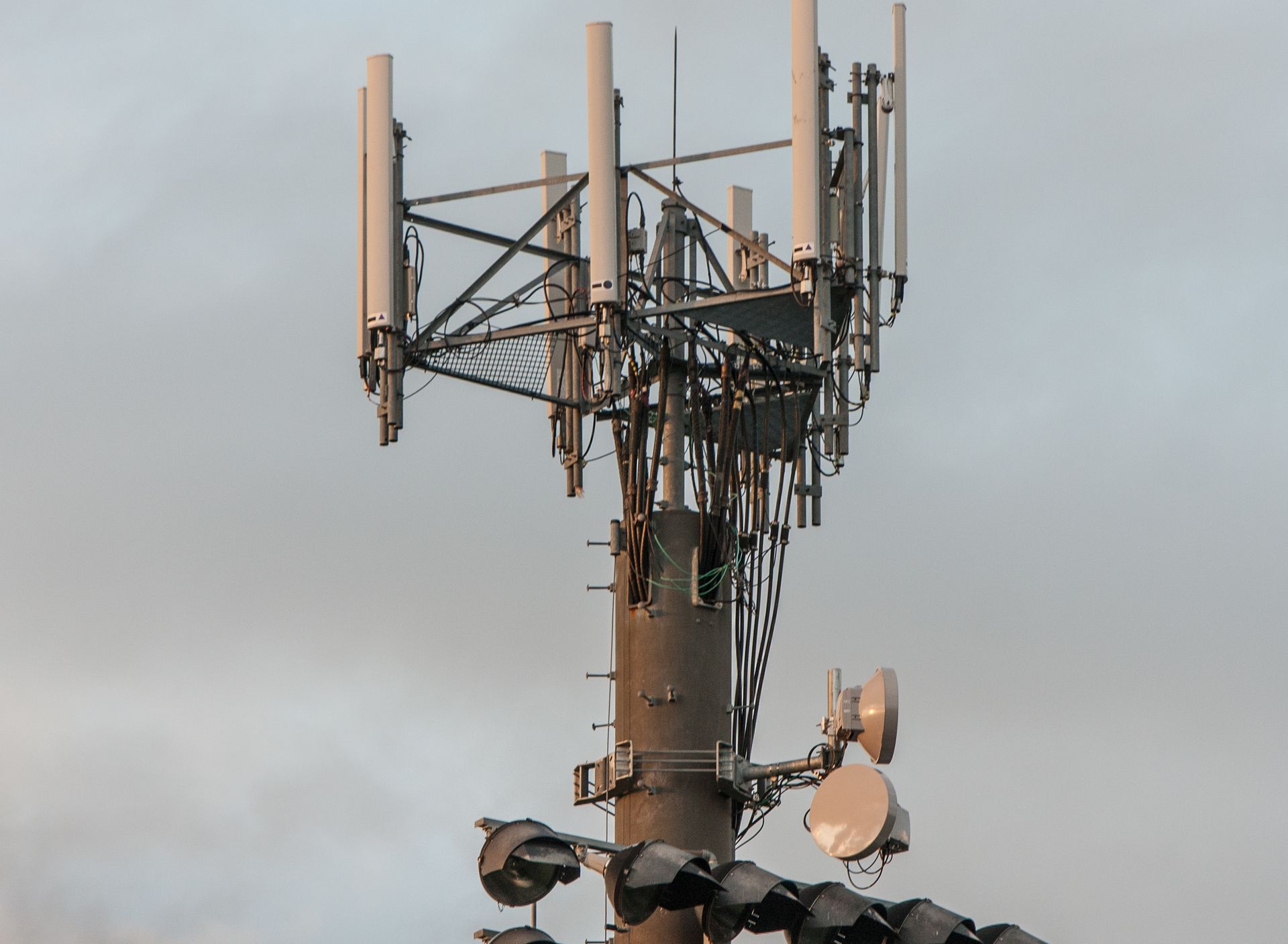 Cell Tower 15676513647