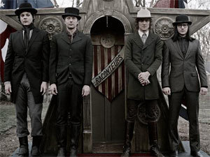 raconteurs300