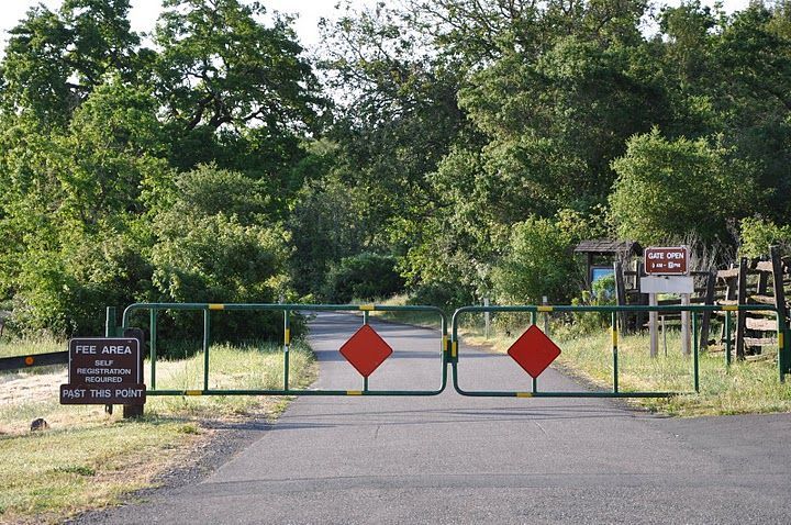 closed_gate